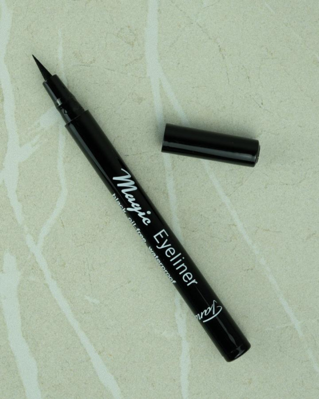 TANA-COSMETICS Magic - Očná linka čierna 1