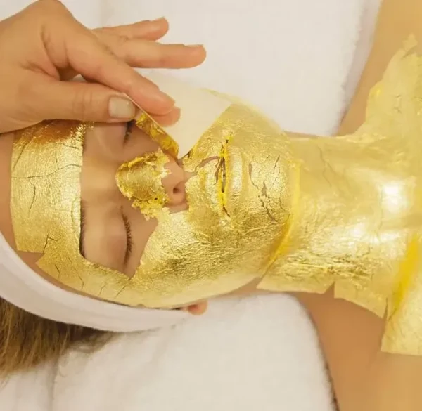 AIA GOLD and BEAUTY 4,3X 4,3cm prúžky z rýdzeho zlata na tvár a dekolt 10ks