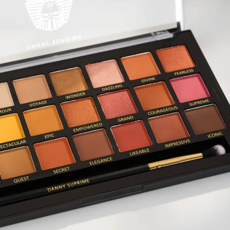 EGYPTIAN POWDER očné tiene - Gold Passion - Paleta 21 farieb so štetcom - matné, lesklé 1
